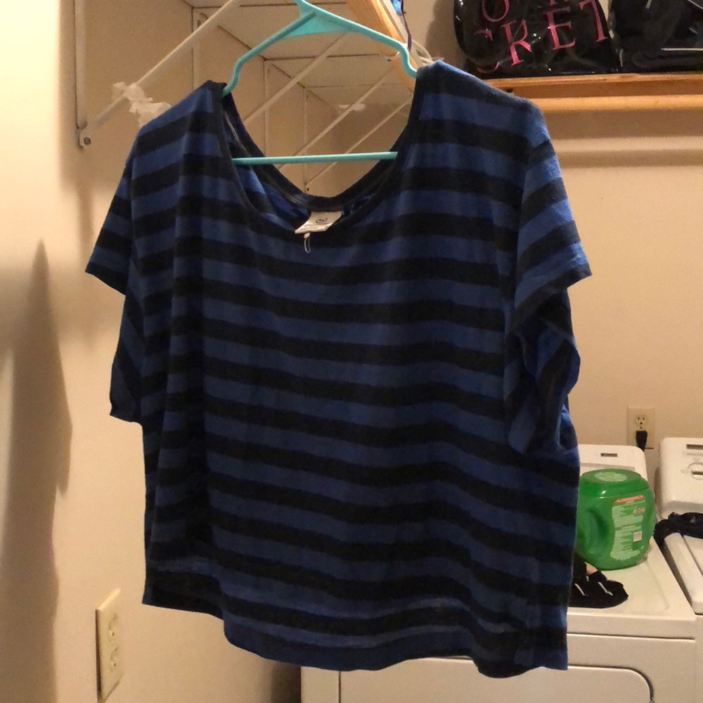 Women’s small crop top
